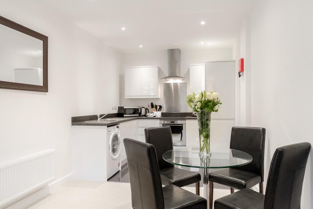 Roomspace Serviced Apartments - Nouvelle House Саттон Екстер'єр фото